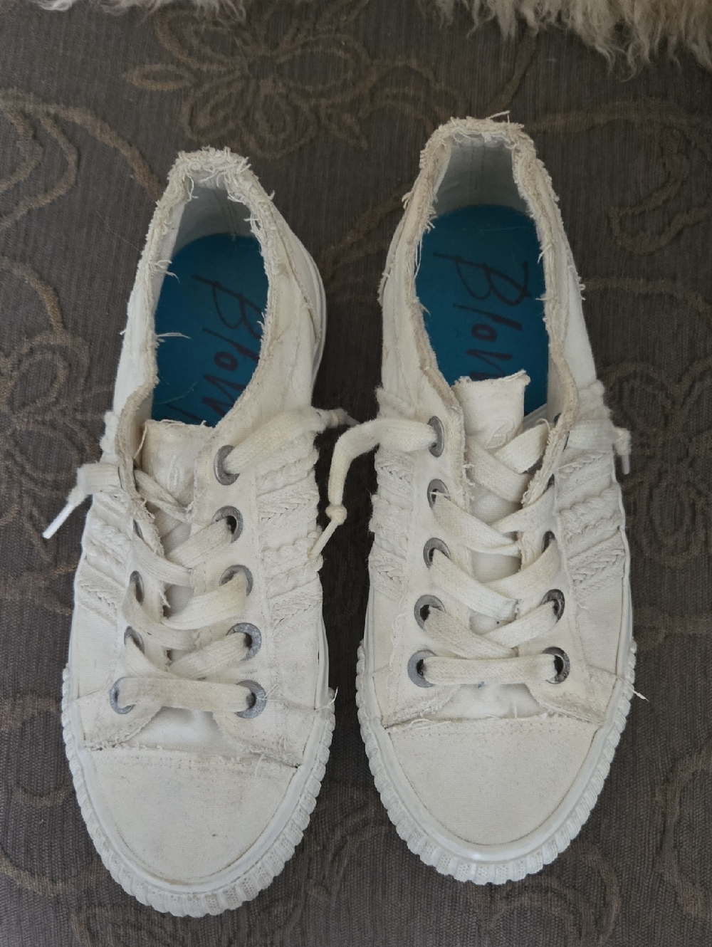 Blowfish Cream Frayed Canvas Low-Top Sneakers with Teal Insole